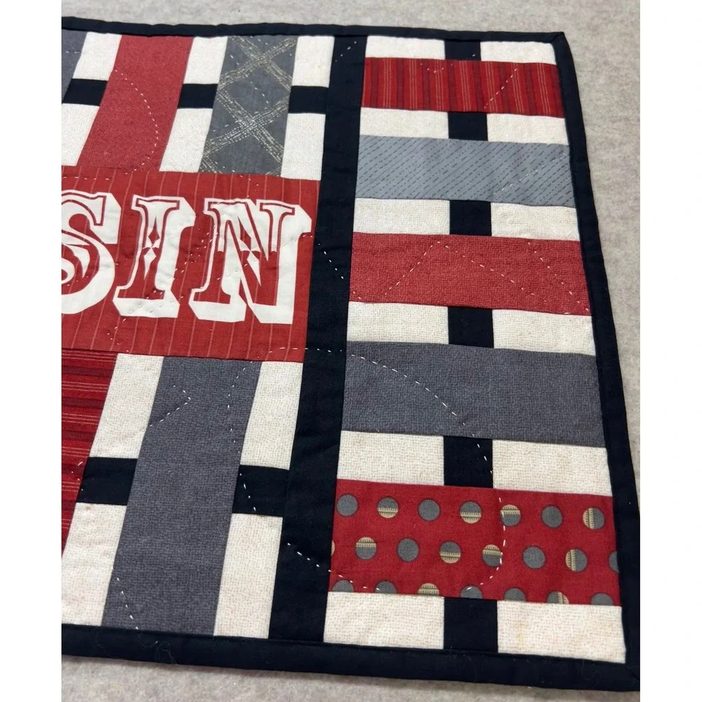 Handmade Wisconsin Table Runner‎ Quilt Football Badgers Green Bay Packers Decor